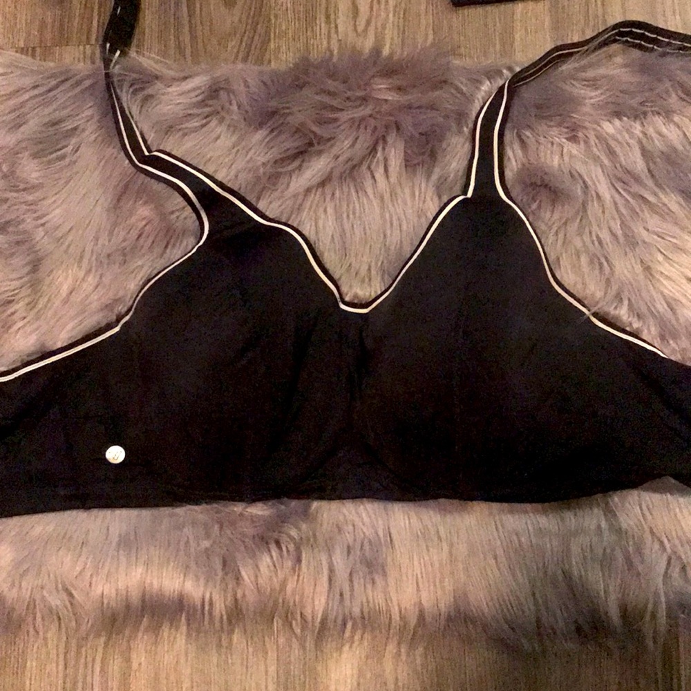 sports bra
